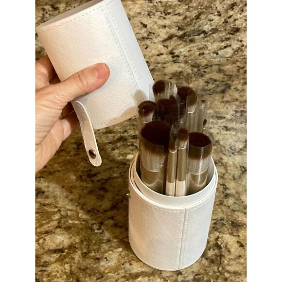 Hemkgo 18pcs Professional Premium Synthetic Makeup Brushes with Case - Picture 3 of 6